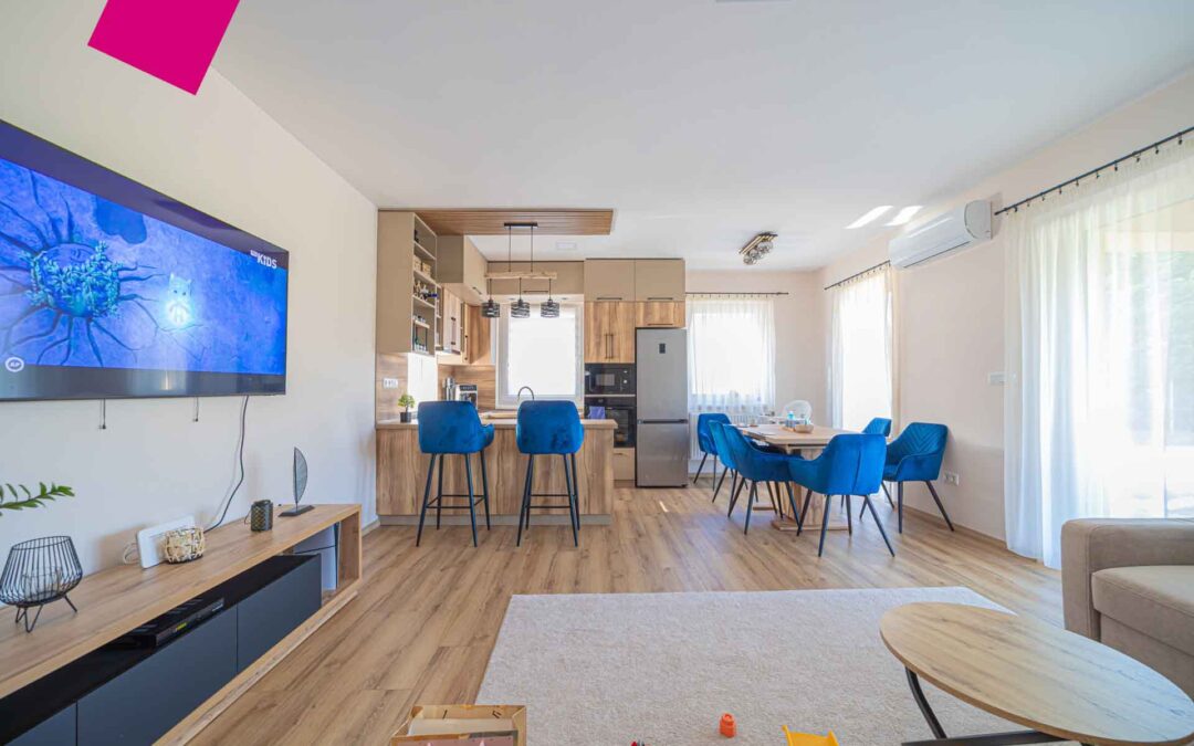 Krono laminált padló és Kaindl SPC padló Sitkén, JOLA Sárvár munkája